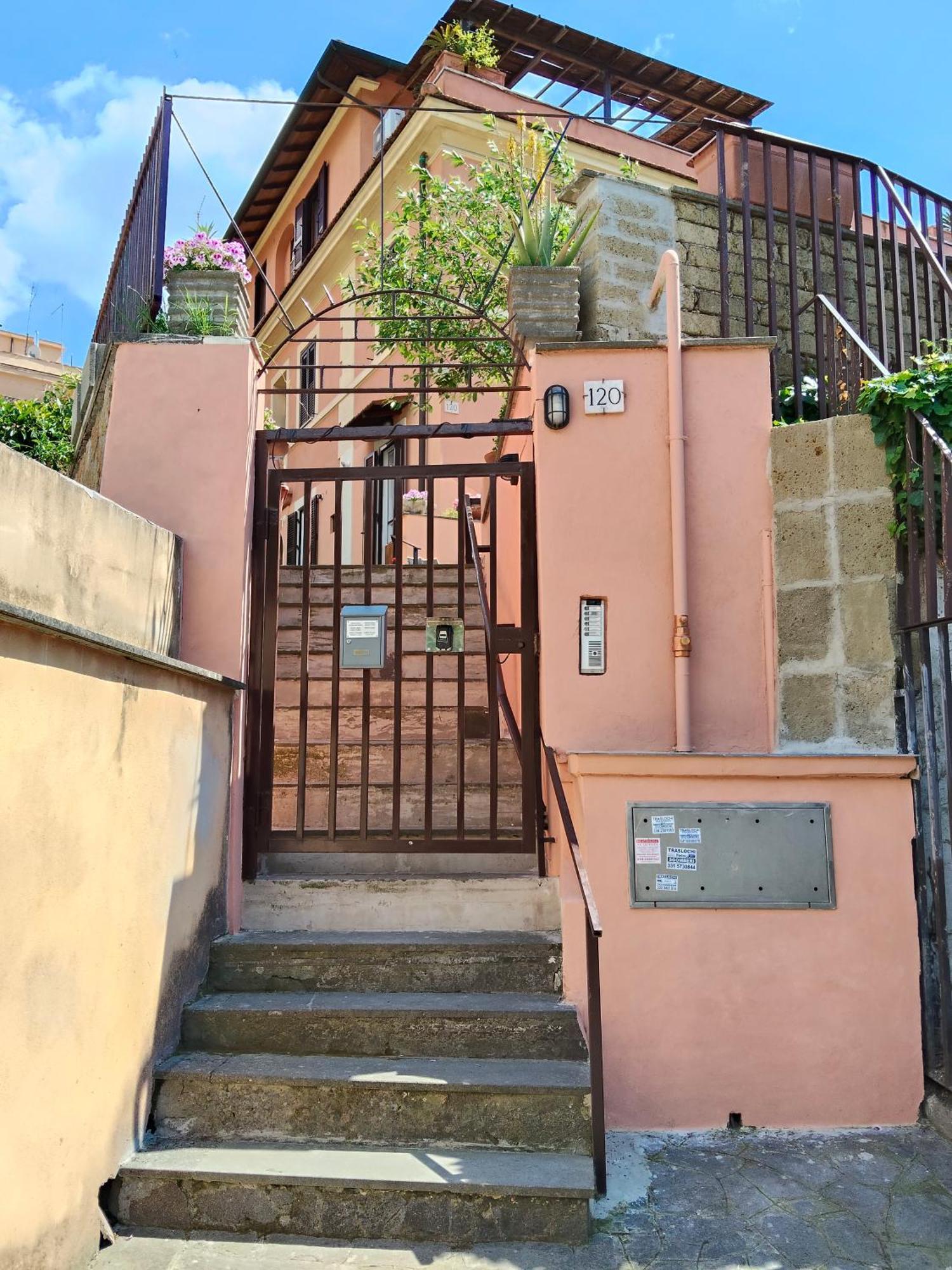 Piramide Gold Apartment Рим Екстериор снимка