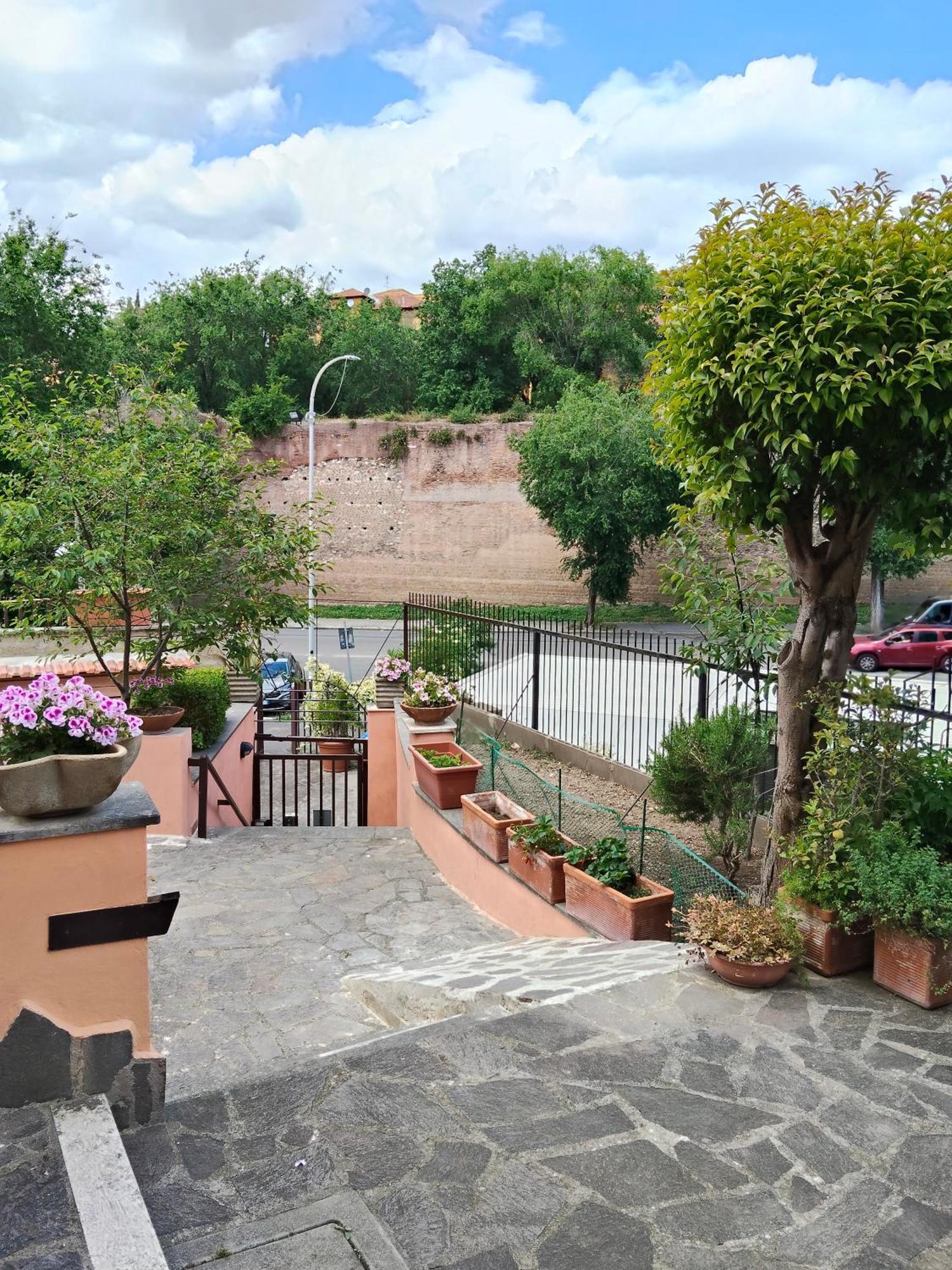 Piramide Gold Apartment Рим Екстериор снимка
